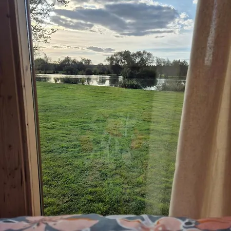 La Roulotte De L'etang *