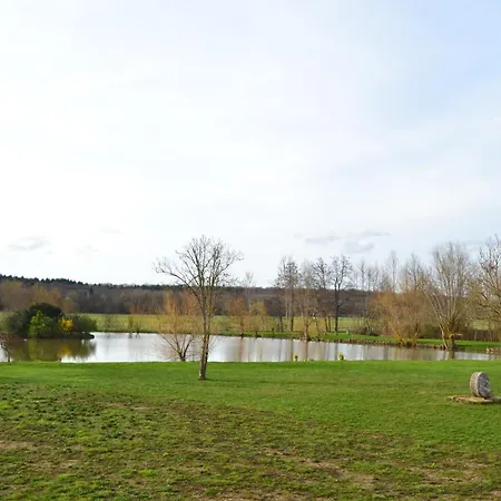 Κάμπινγκ La Roulotte De L'etang