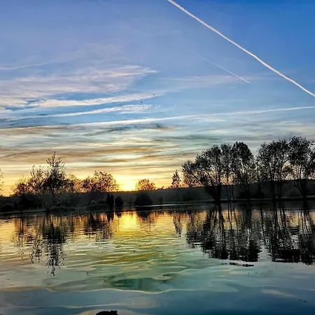 营地 La Roulotte De L'etang Chessy-les-Pres