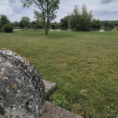 La Roulotte De L'etang Chessy-les-Pres